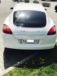 Легковое Авто Porsche Panamera, 2014 год на прокат в Киеве - фото 5 - прокат лимузинов Киев