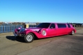 Лимузин Excalibur Phantom, прокат розового лимузина в Киеве